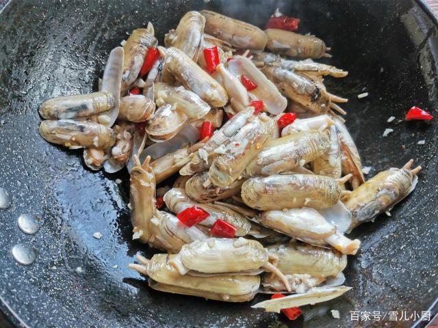 這個海鮮被稱作“小人仙”,肉質肥美,用這個方法做,一盤不夠吃 這個海鮮被稱作“小人仙”,肉質肥美,用這個方法做,一盤不夠吃